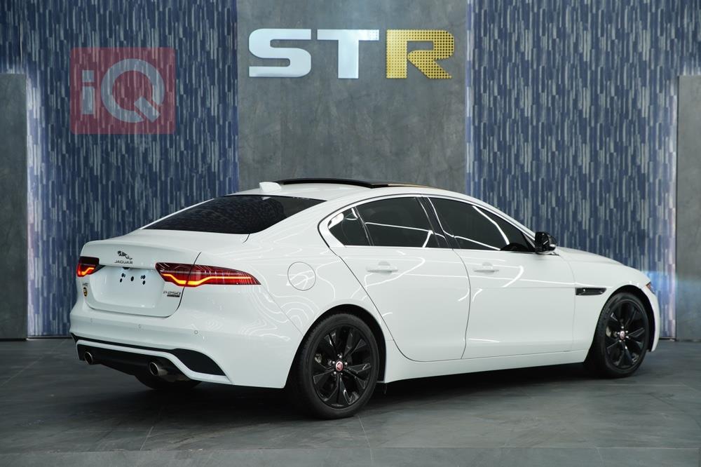 جاگوار XE